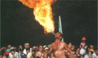 /album/galerie-de-photos-page-daccueil/cracheur-de-feu-2-jpg/